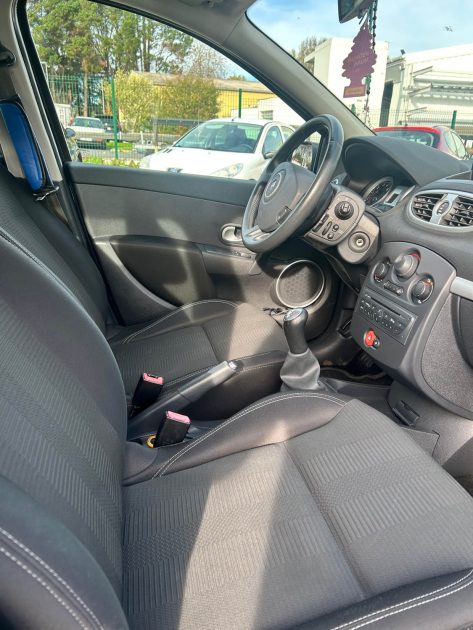 RENAULT CLIO CLIO 3 1.2 GRANDTOUR 101CH 2009