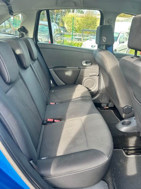 RENAULT CLIO CLIO 3 1.2 GRANDTOUR 101CH 2009