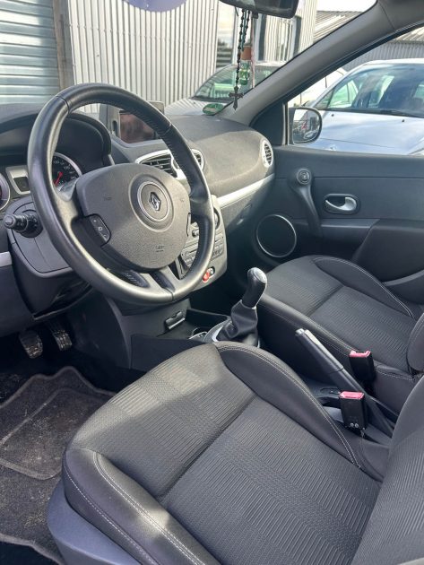 RENAULT CLIO CLIO 3 1.2 GRANDTOUR 101CH 2009