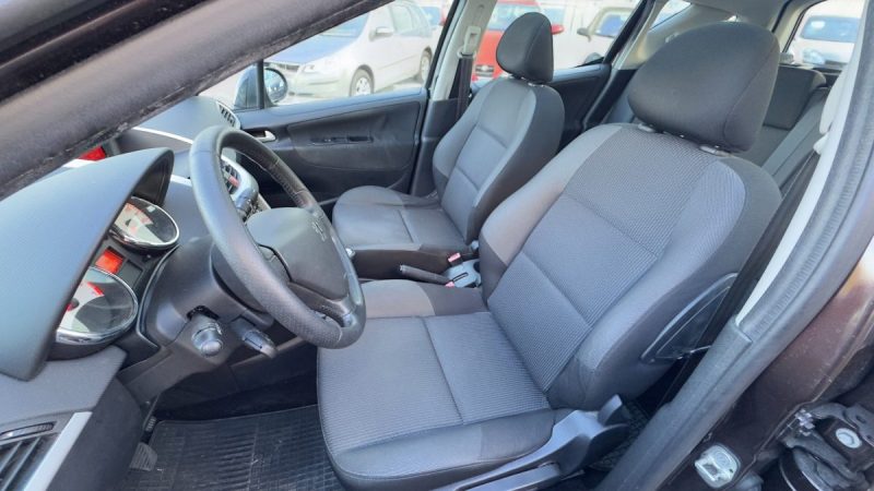 PEUGEOT  207 SW 1.4 1ER MAIN ETAT NEUF GARANTIE 6MOIS