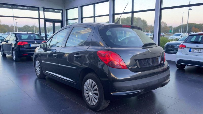 PEUGEOT  207 1.4  5PORTES 1ER MAIN TOIT PANORAMIQUE, CLIM AUTO, REGULATEUR
