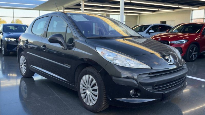 PEUGEOT  207 1.4  5PORTES 1ER MAIN TOIT PANORAMIQUE, CLIM AUTO, REGULATEUR
