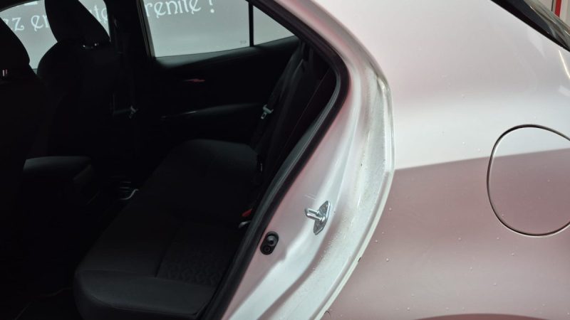 TOYOTA COROLLA BERLINE 122cv DYNAMIC BUSINESS/1 ERE MAIN/TVA RECUPERABLE