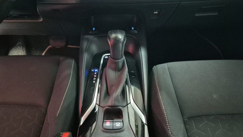 TOYOTA COROLLA BERLINE 122cv DYNAMIC BUSINESS/1 ERE MAIN/TVA RECUPERABLE