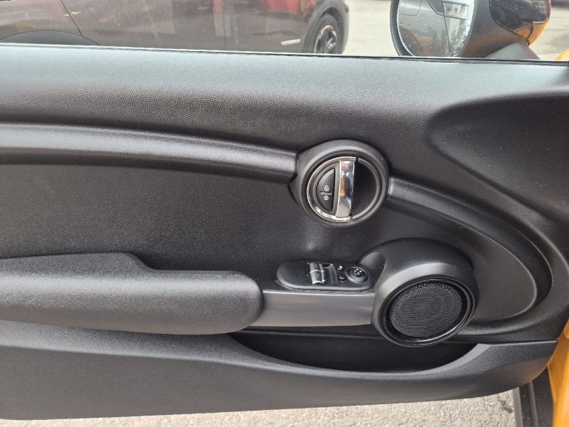 MINI MINI III COOPER 136CH RED HOT CHILI 2017