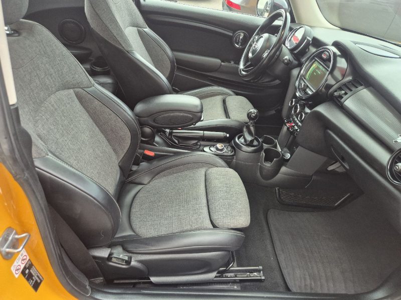 MINI MINI III COOPER 136CH RED HOT CHILI 2017