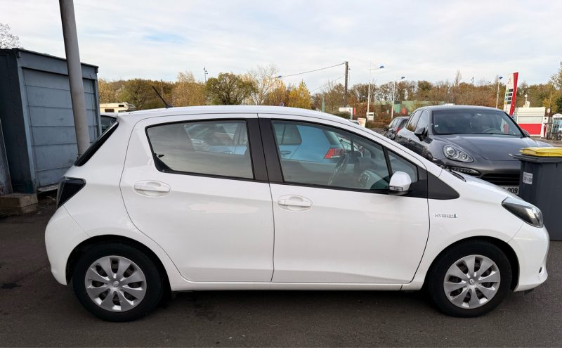 TOYOTA YARIS III  1.5 VVTI 16V HSD HYBRID 100H E-CVT 75 CV - 1ÈRE MAIN -HISTORIQUE DISPONIBLE - GARANTIE 12 MOIS 