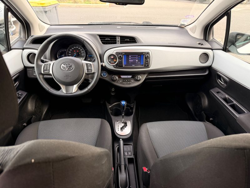TOYOTA YARIS III  1.5 VVTI 16V HSD HYBRID 100H E-CVT 75 CV - 1ÈRE MAIN -HISTORIQUE DISPONIBLE - GARANTIE 12 MOIS 