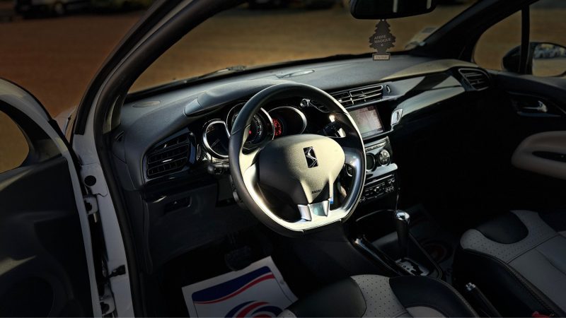 CITROEN DS3 1.6 VTI 120 CV SO CHIC BOITE AUTOMATIQUE  2010