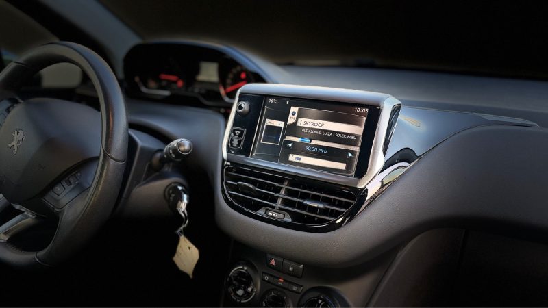 PEUGEOT 208 1.2 VTI 82 Cv URBAN SOUL 5P 2013