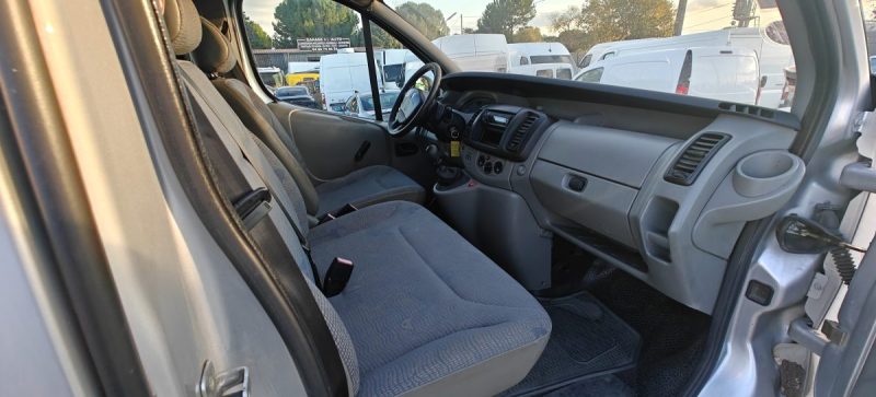 RENAULT TRAFIC GENERIQUE L2H1 CABINE APROFONDIE 2.5DCI 140  GENERIQUE L2H1 CA 2.5DCI 140 2005