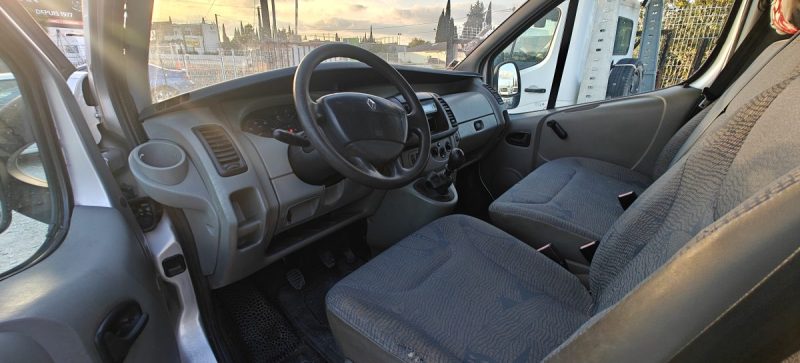 RENAULT TRAFIC GENERIQUE L2H1 CABINE APROFONDIE 2.5DCI 140  GENERIQUE L2H1 CA 2.5DCI 140 2005