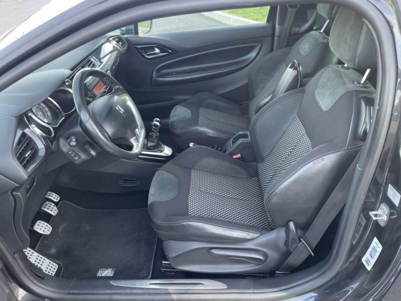Citroën DS3 1.6 THP 150 Sport Chic • 2010