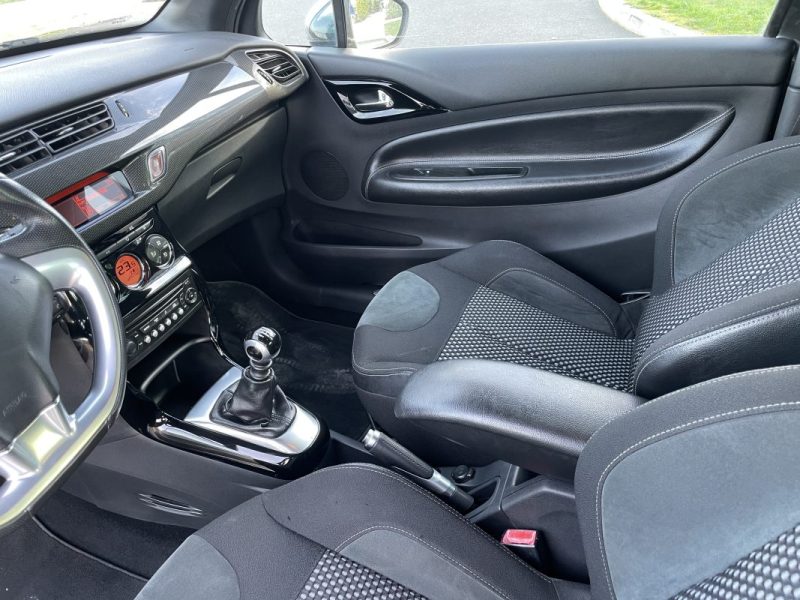 Citroën DS3 1.6 THP 150 Sport Chic • 2010