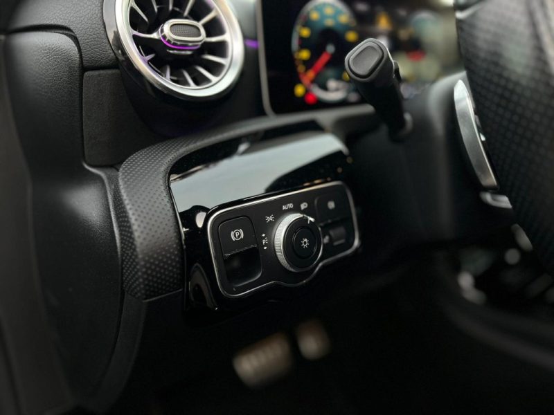 MERCEDES CLASSE A  IV 200 D AMG LINE 8G-DCT - GARANTIE