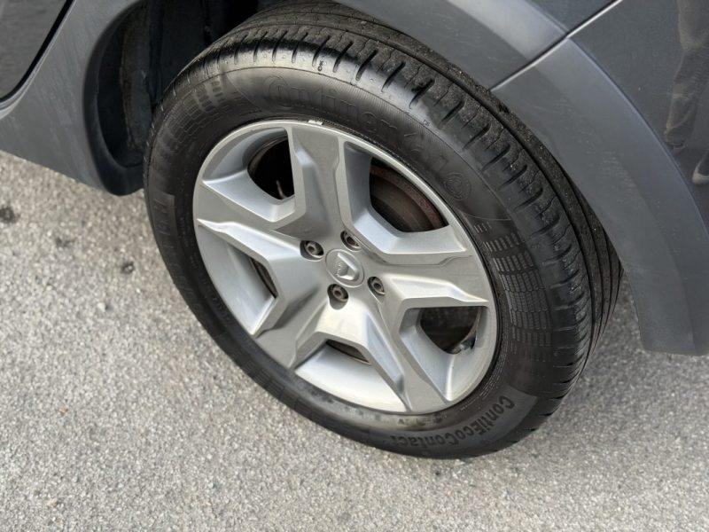 Dacia Sandero Stepway GPL 100ch – Navigation/GPS – Premier main – Attache-remorque