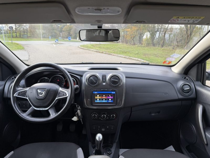 Dacia Sandero Stepway GPL 100ch – Navigation/GPS – Premier main – Attache-remorque