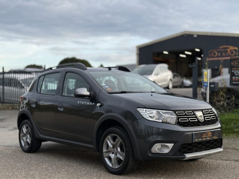 Dacia Sandero Stepway GPL 100ch – Navigation/GPS – Premier main – Attache-remorque