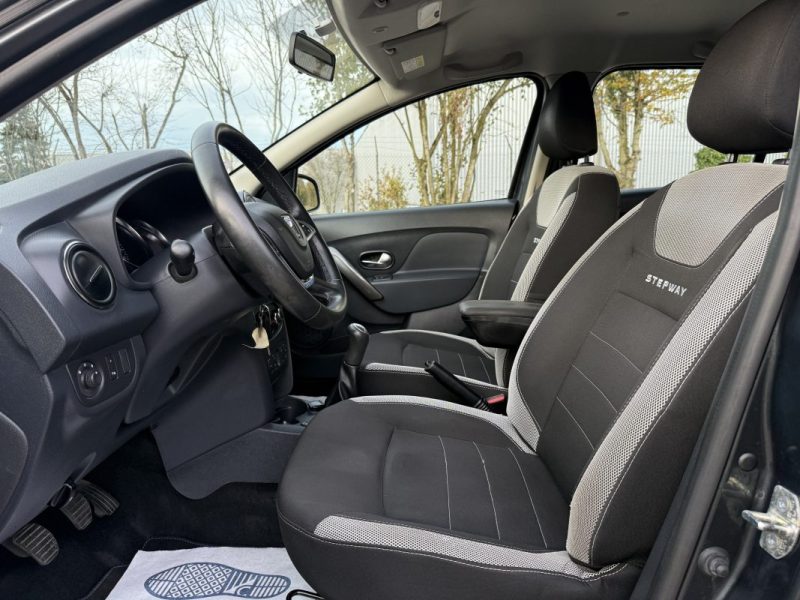 Dacia Sandero Stepway GPL 100ch – Navigation/GPS – Premier main – Attache-remorque