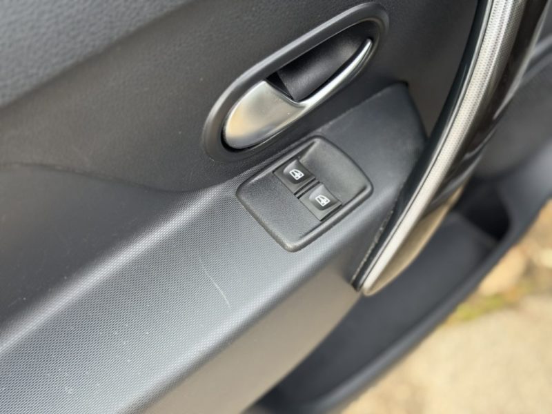 Dacia Sandero Stepway GPL 100ch – Navigation/GPS – Premier main – Attache-remorque