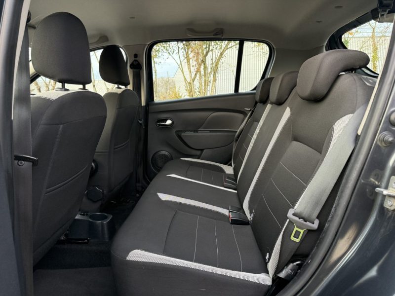 Dacia Sandero Stepway GPL 100ch – Navigation/GPS – Premier main – Attache-remorque