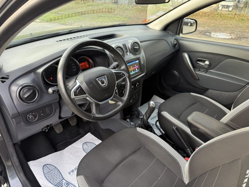 Dacia Sandero Stepway GPL 100ch – Navigation/GPS – Premier main – Attache-remorque