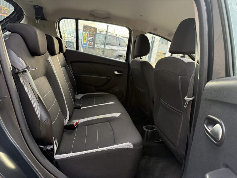 Dacia Sandero Stepway GPL 100ch – Navigation/GPS – Premier main – Attache-remorque