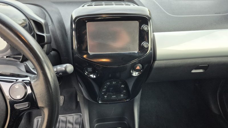 TOYOTA AYGO II 1.0 VVT-I 69 CH X-PLAY X-SHIFT 5P 