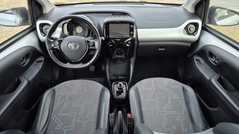 TOYOTA AYGO II 1.0 VVT-I 69 CH X-PLAY X-SHIFT 5P 