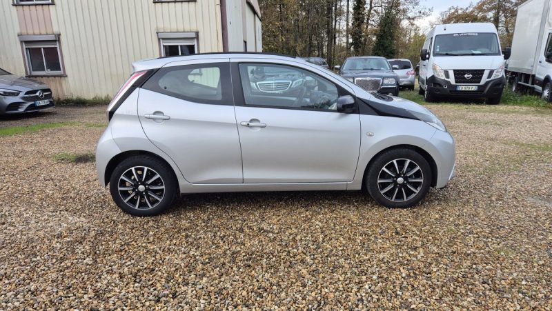 TOYOTA AYGO II 1.0 VVT-I 69 CH X-PLAY X-SHIFT 5P 