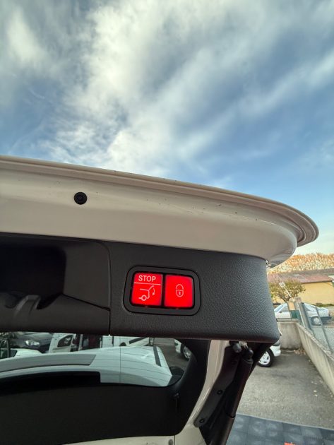 MERCEDES CLASSE B 180 AMG LINE 136CH - Entretien complet - Faible KM - PREMIERE MAIN 