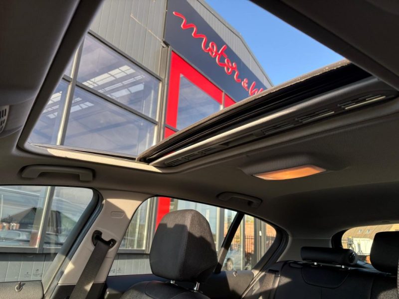 BMW Série 1 116d Première - 🌤 Toit ouvrant - 📱 Bluetooth - ✅ Reprise possible -✅Garantie 6 mois