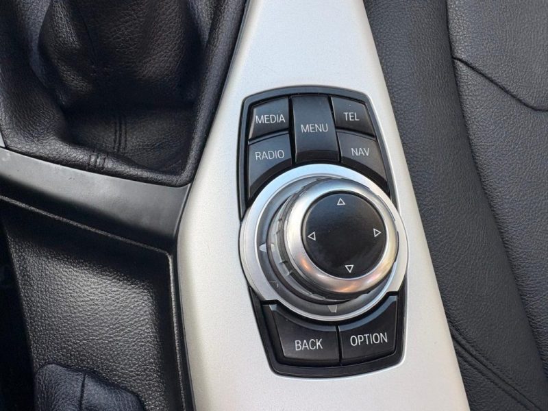 BMW Série 1 116d Première - 🌤 Toit ouvrant - 📱 Bluetooth - ✅ Reprise possible -✅Garantie 6 mois