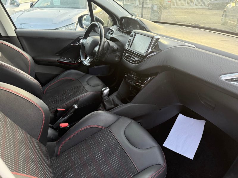 PEUGEOT 208 1.2 110CH GT LINE GARANTIE PHASE 2 