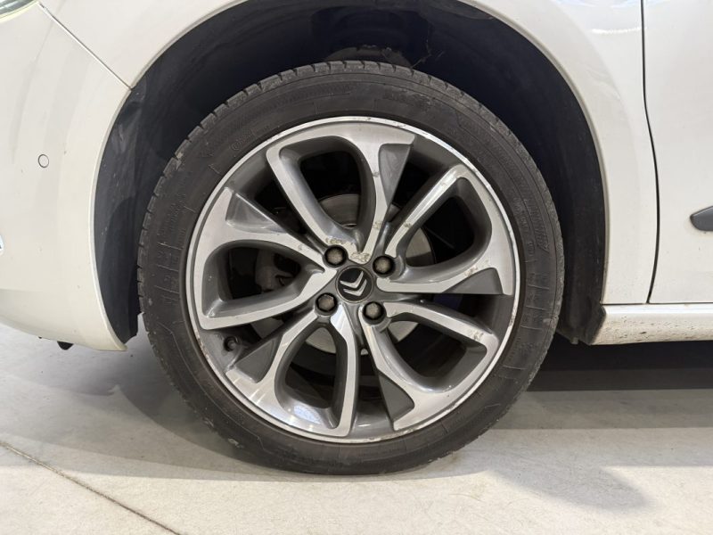 CITROEN DS4 1.6 HDI 114ch AIRDREAM SOCHIC BVA 6 / COURROIE DISTRIBUTION OK 