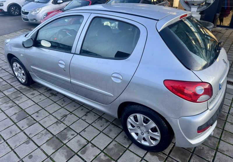 PEUGEOT 206+ 1.4 70ch HDI FAP URBAN EURO5 5P BLUE LION TRENDY 2011