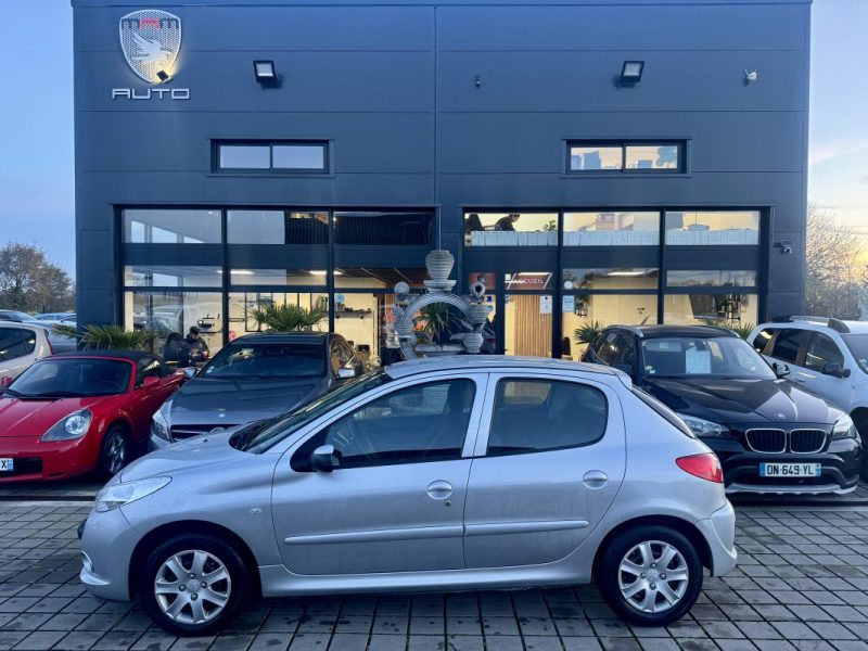 PEUGEOT 206+ 1.4 70ch HDI FAP URBAN EURO5 5P BLUE LION TRENDY 2011