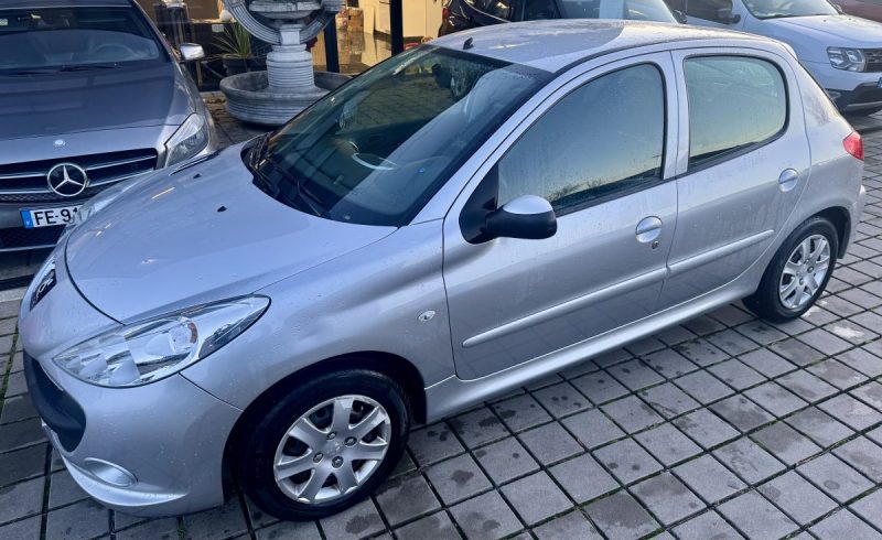 PEUGEOT 206+ 1.4 70ch HDI FAP URBAN EURO5 5P BLUE LION TRENDY 2011