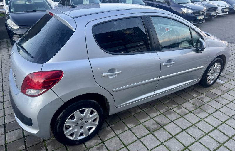 PEUGEOT 207 1.4E 90CH PREMIUM 2-TRONIC 2009
