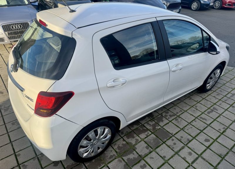 TOYOTA YARIS HSD 1.5 100ch FRANCE ATTITUDE 5P HYBRIDE  2015