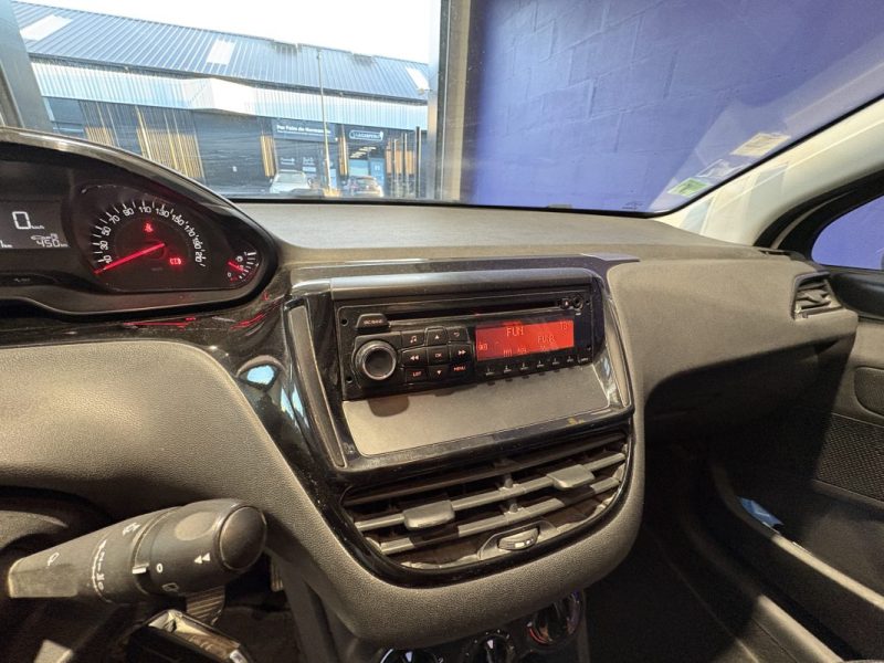 PEUGEOT 208 Société 2 places 1.4 HDI 68ch - idéal jeune permis - tva récupérable 
