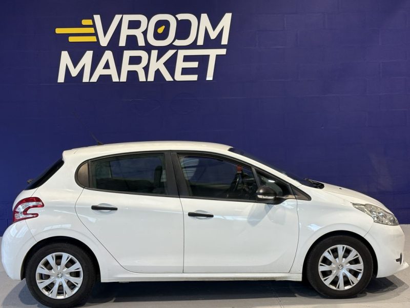 PEUGEOT 208 Société 2 places 1.4 HDI 68ch - idéal jeune permis - tva récupérable 