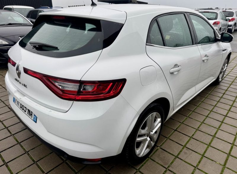 RENAULT MEGANE 4 1.5 BLUE DCI 115CH BUSINESS EDCN BERLINE BLUE 2020