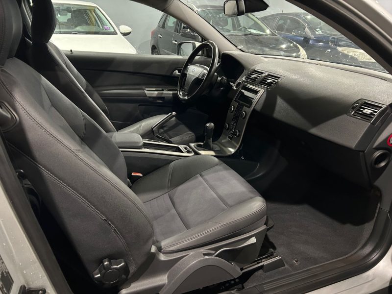 VOLVO C30 1.6D 110CH  