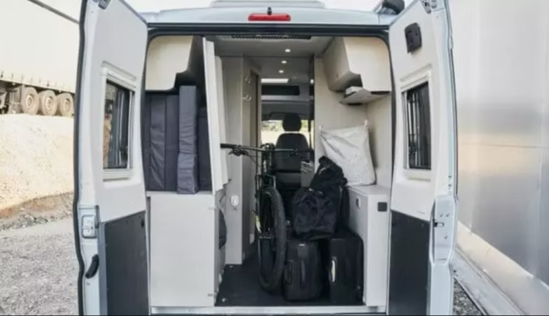 FOURGON AMÉNAGÉ TOURNE MOBIL 6.0 & 6.4 SUR PEUGEOT BOXER BLUE HDI 165 CH GARANTIE CONSTRUCTEUR