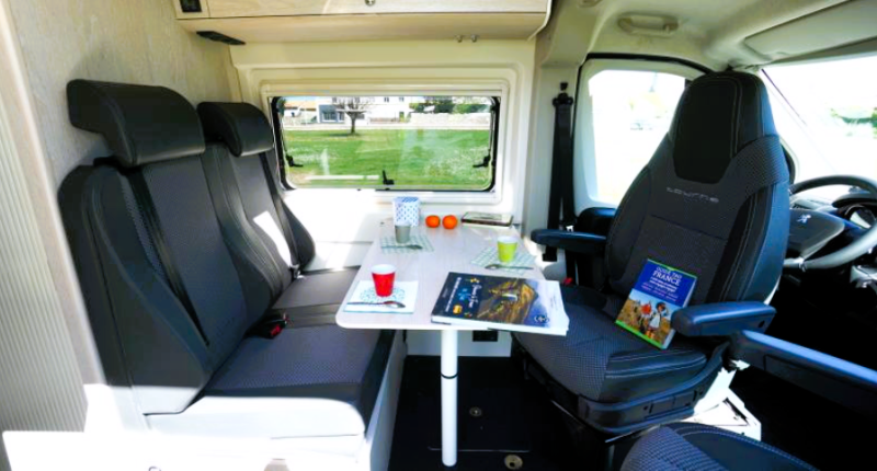 FOURGON AMÉNAGÉ TOURNE MOBIL 6.0 & 6.4 SUR PEUGEOT BOXER BLUE HDI 165 CH GARANTIE CONSTRUCTEUR