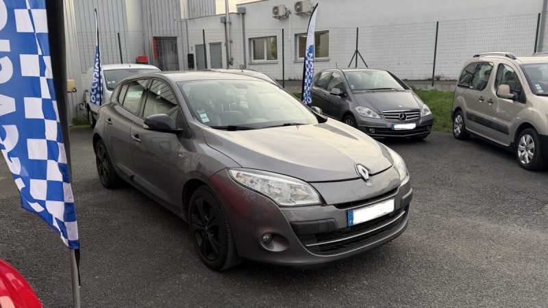 RENAULT MEGANE 1.5 DCI 110CH FAP AUTHENTIQUE ECO² Garantie