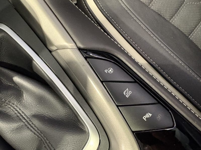 Ford mondeo 187CH  VIGNALE - Toit ouvrant - Blanc nacré  - Suivi ford 