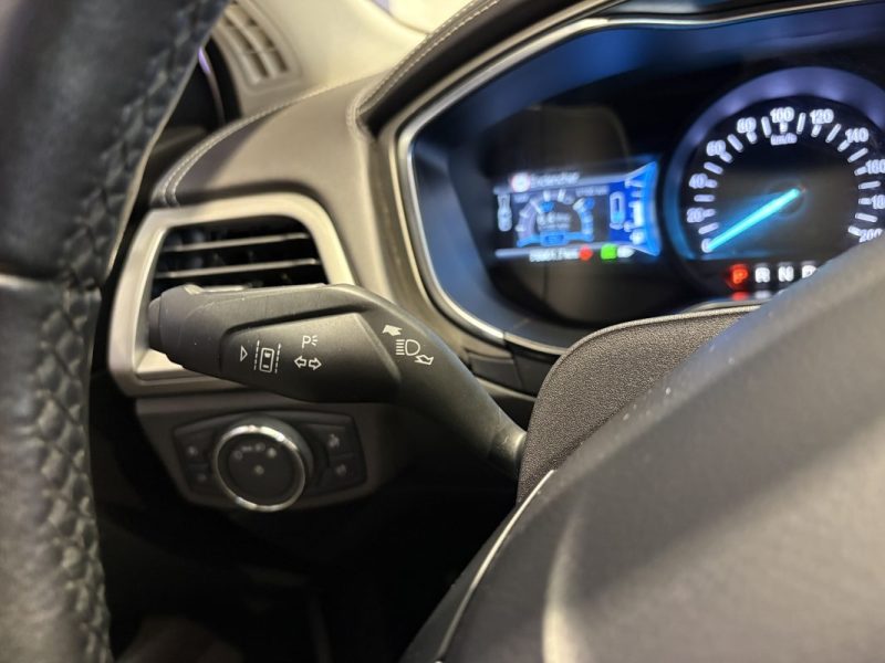 Ford mondeo 187CH  VIGNALE - Toit ouvrant - Blanc nacré  - Suivi ford 