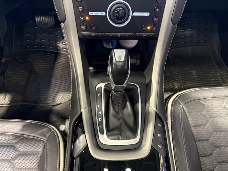 Ford mondeo 187CH  VIGNALE - Toit ouvrant - Blanc nacré  - Suivi ford 